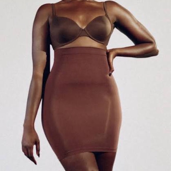 Skims Long Skirt Slip - Picture 5 of 5